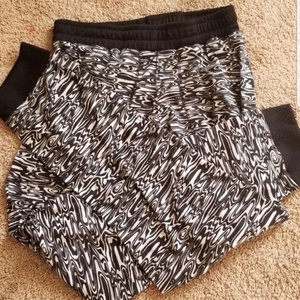 Black & White Swirl Sweatpants